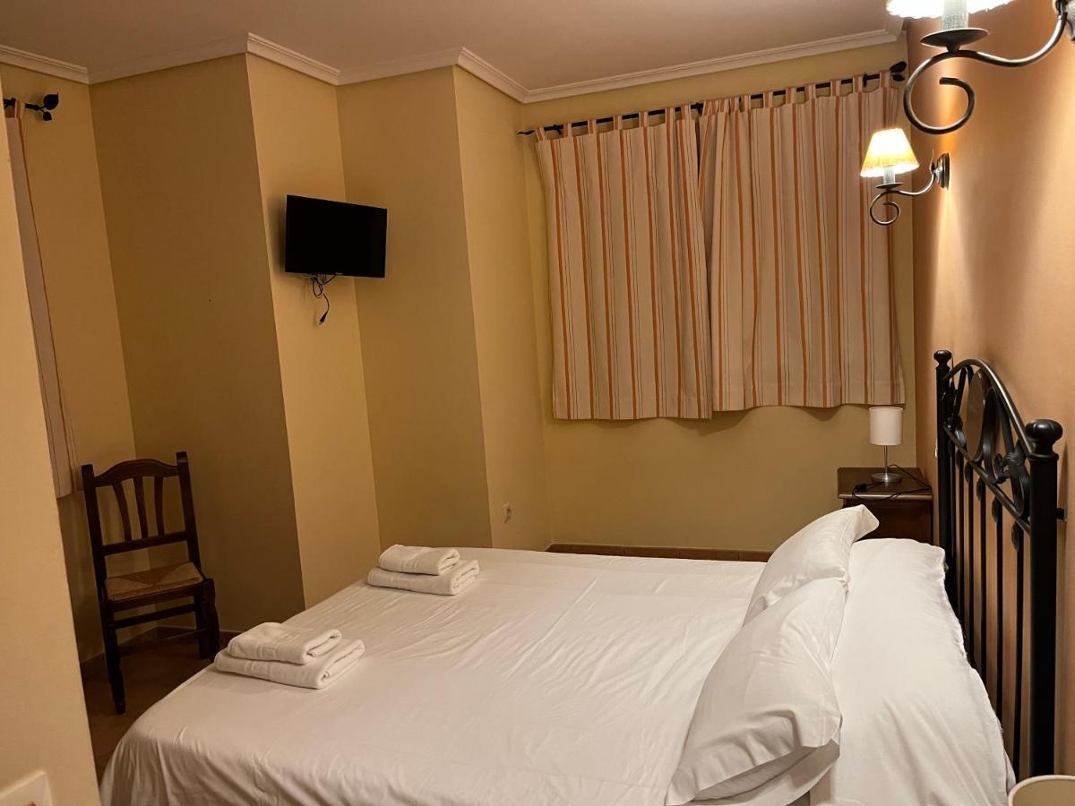 La Rueda Hotell Riópar Exteriör bild